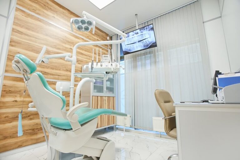 Projeto de consultório odontológico pequeno: Otimizando o espaço